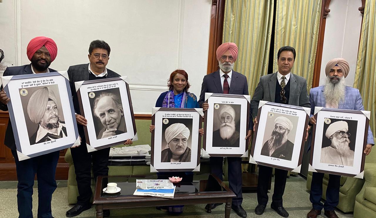 भाषा विभाग ने पंजाब भवन, नई दिल्ली में 20 और लेखकों की तस्वीरें लगाईं
